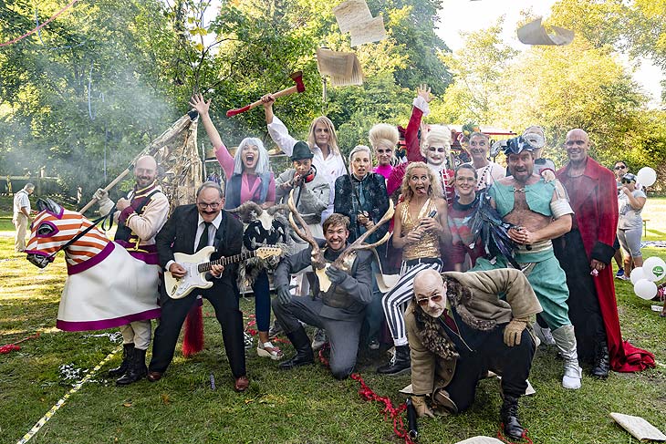 Aufbruch: Einen ganzen Sommertag lang dreht sich am 03.07.2022 alles um die neue Spielzeit am Theater Augsburg. (©Foto: Jan Peter Fuhr)